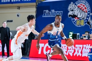 Jinnianhui-转折点！密尔沃基雄鹿官宣签约，CBA季后赛赛前攻防权衡，态度坚定，训练强度明显提升的简单介绍